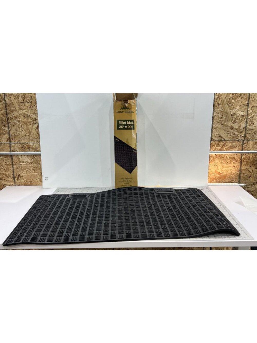 Lost Creek 36" X 20" Fillet Mat With Magnetic Knife Holder & Non-Slip Surface Fo